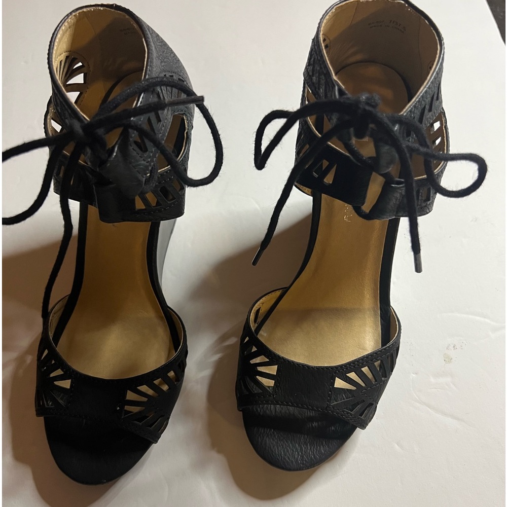 Chinese Laundry Nubuck Bright Sun Black Tie Wedges